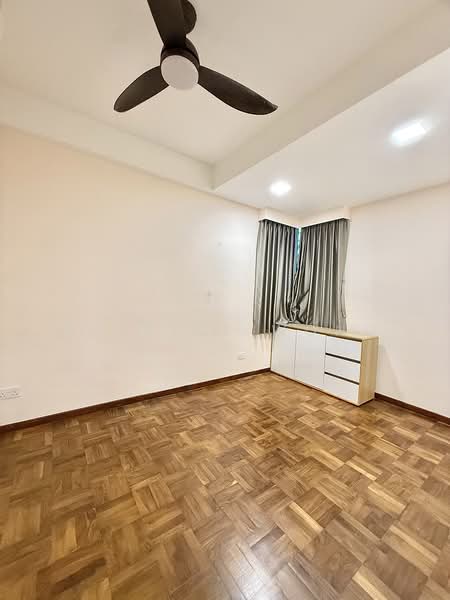 Regal Court, 17 Kim Keat Road, 3 Bedrooms, 1,163 sqft, Apartment For Rent, by Russell Wong, 500159250 - Common Bedroom 1 - PropertyGuru.com.sg