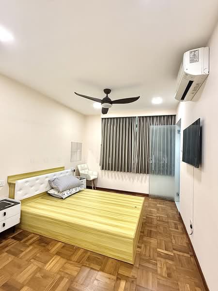 Regal Court, 17 Kim Keat Road, 3 Bedrooms, 1,163 sqft, Apartment For Rent, by Russell Wong, 500159250 - Master Bedroom - PropertyGuru.com.sg
