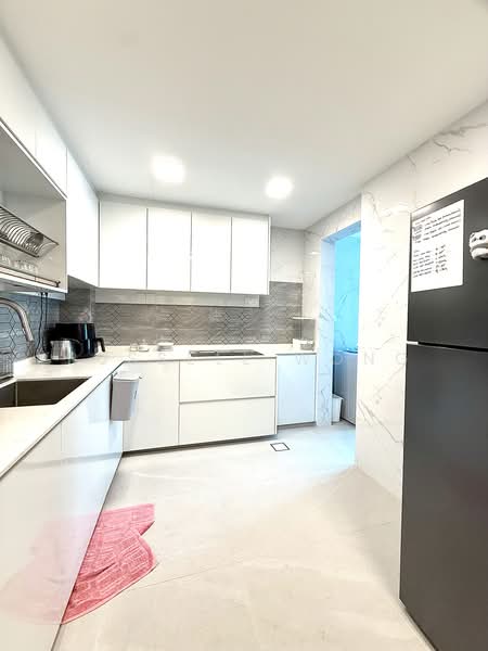 Regal Court, 17 Kim Keat Road, 3 Bedrooms, 1,163 sqft, Apartment For Rent, by Russell Wong, 500159250 - Kitchen - PropertyGuru.com.sg