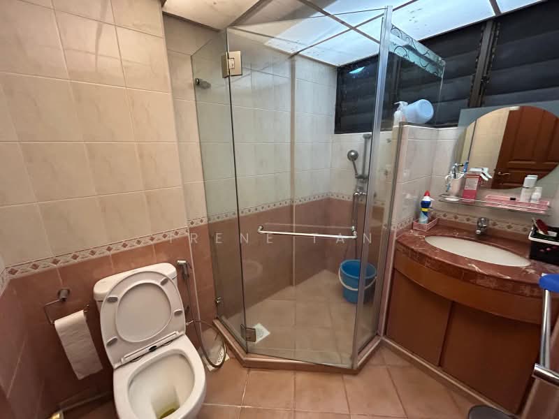 Pine Grove, 1N Pine Grove, 3 Bedrooms, 1,700 sqft, Condominium For Sale, by Irene Tan, 500159257 - Bathroom - PropertyGuru.com.sg