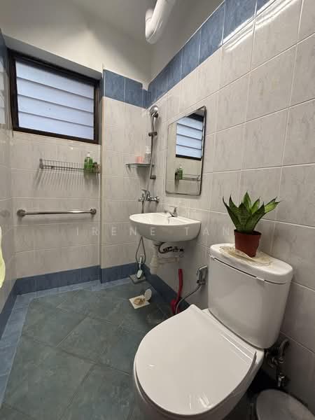 Pine Grove, 1N Pine Grove, 3 Bedrooms, 1,700 sqft, Condominium For Sale, by Irene Tan, 500159257 - Bathroom - PropertyGuru.com.sg