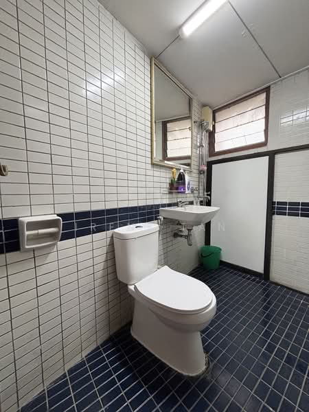 Pine Grove, 1N Pine Grove, 3 Bedrooms, 1,700 sqft, Condominium For Sale, by Irene Tan, 500159257 - Bathroom - PropertyGuru.com.sg