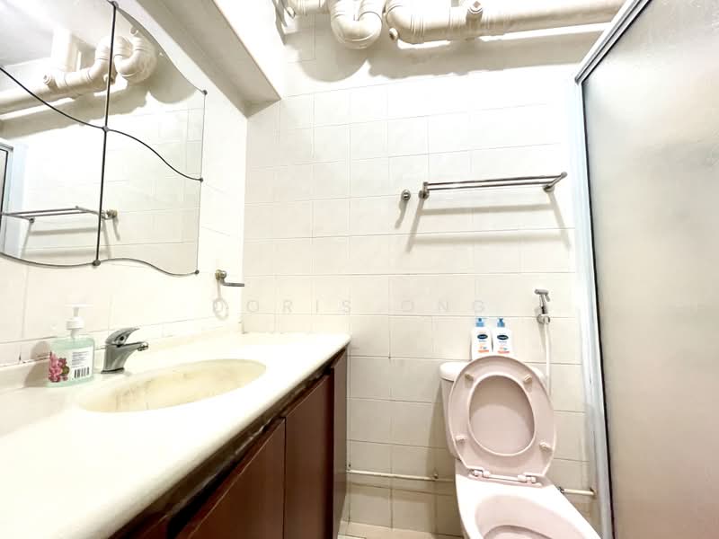 188D Rivervale Drive, 188D Rivervale Drive, 3 Bedrooms, 1,238 sqft, HDB Flat For Sale, by Doris Ong, 500159264 - Master Bathroom - PropertyGuru.com.sg