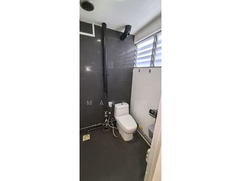101 Woodlands Street 13, 101 Woodlands Street 13, 2 Bedrooms, 721 sqft, HDB Flat For Rent, by Mark G, 500159265 - Bathroom - PropertyGuru.com.sg
