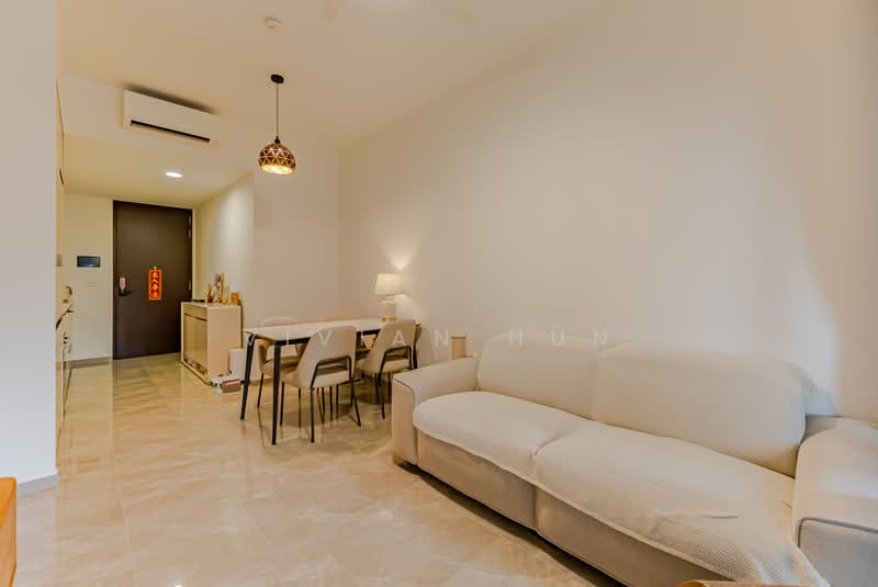 JadeScape, 6 Shunfu Road, 2 Bedrooms, 646 sqft, Condominium For Sale, by Vivian Hun, 500159268 - Living Dining Room - PropertyGuru.com.sg