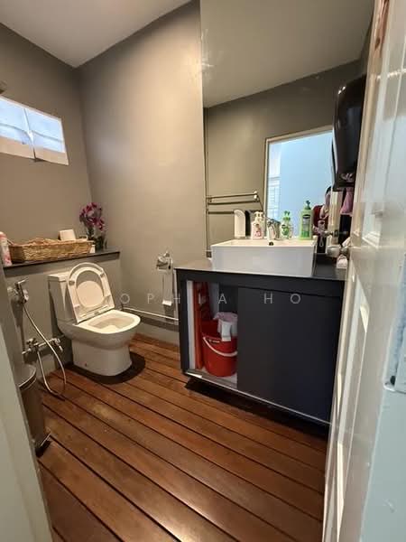 Iconic Shophouse / off Club Street / Telok Ayer MRT / Chinatown MRT, Club Street, 2,357 sqft, Office For Rent, by Sophia Ho, 500159289 - Bathroom - CommercialGuru.com.sg