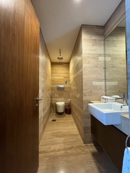 ⭐Elegantly House⭐1 km Nanyang Primary⭐Wide Frontage⭐, duchess, 5 Bedrooms, 5,500 sqft, Semi-Detached House For Sale, by Dan Tan, 500159300 - Bathroom - PropertyGuru.com.sg