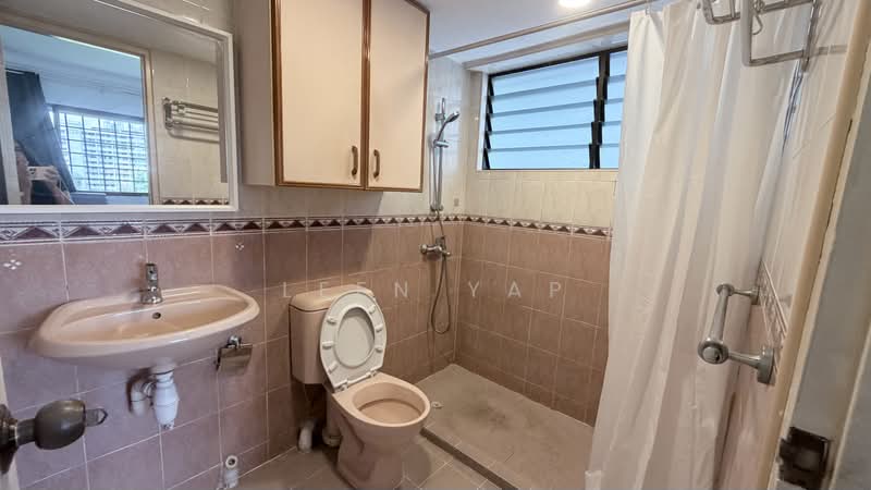 Pine Grove, 1B Pine Grove, Room Rental, 150 sqft, Condominium For Rent, by Leen Yap, 500159306 - Bathroom - PropertyGuru.com.sg