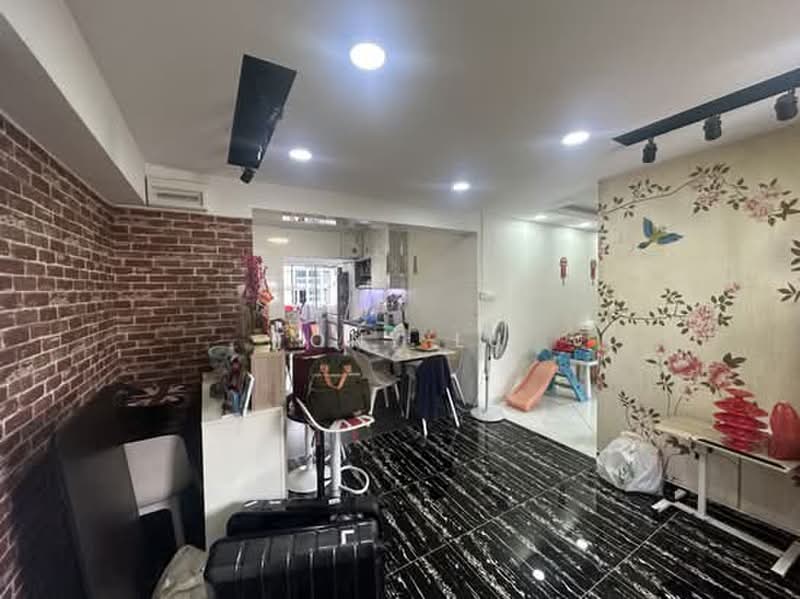 325 Tah Ching Road, 325 Tah Ching Road, 3 Bedrooms, 1,098 sqft, HDB Flat For Sale, by Tony Lu, 500159307 - Living Room - PropertyGuru.com.sg
