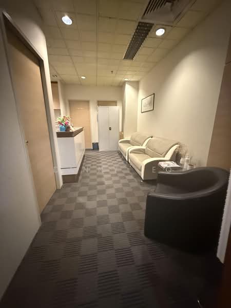 Lucky Plaza, 304 Orchard Road, 592 sqft, Mall Shop For Rent, by Danny Teo, 500159310 - Entrance - CommercialGuru.com.sg