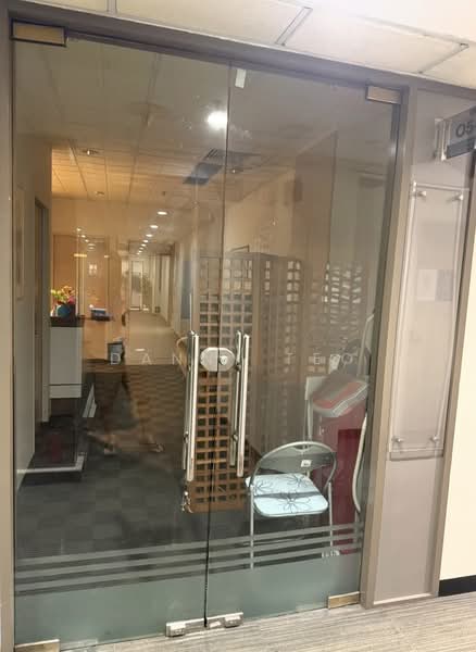 Lucky Plaza, 304 Orchard Road, 592 sqft, Mall Shop For Rent, by Danny Teo, 500159310 - Corridor - CommercialGuru.com.sg