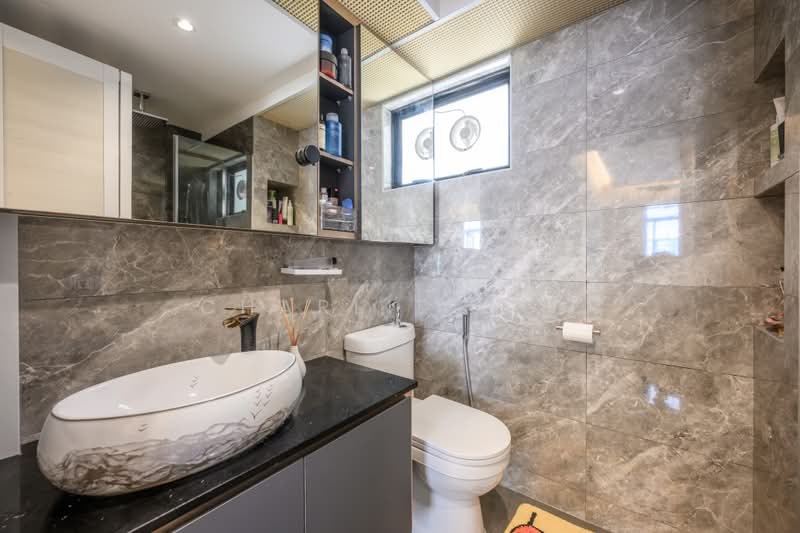 264 Toa Payoh Apex, 264 Toa Payoh East, 3 Bedrooms, 1,001 sqft, HDB Flat For Sale, by Charlie Goh, 500159318 - Bathroom - PropertyGuru.com.sg