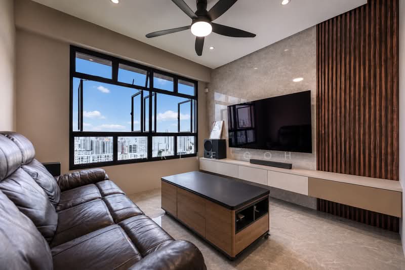 264 Toa Payoh Apex, 264 Toa Payoh East, 3 Bedrooms, 1,001 sqft, HDB Flat For Sale, by Charlie Goh, 500159318 - Living Room - PropertyGuru.com.sg