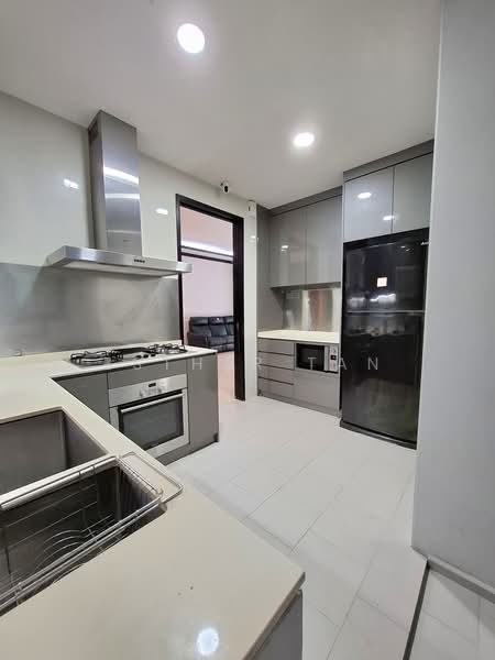 Rivergate, 93 Robertson Quay, 3 Bedrooms, 1,507 sqft, Condominium For Sale, by Esther Tan, 500159327 - Kitchen - PropertyGuru.com.sg