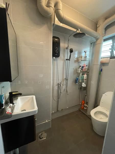 43 Sims Drive, 43 Sims Drive, Room Rental, 150 sqft, HDB Flat For Rent, by Brigitte Tan 郑滢薇, 500159328 - Bathroom - PropertyGuru.com.sg