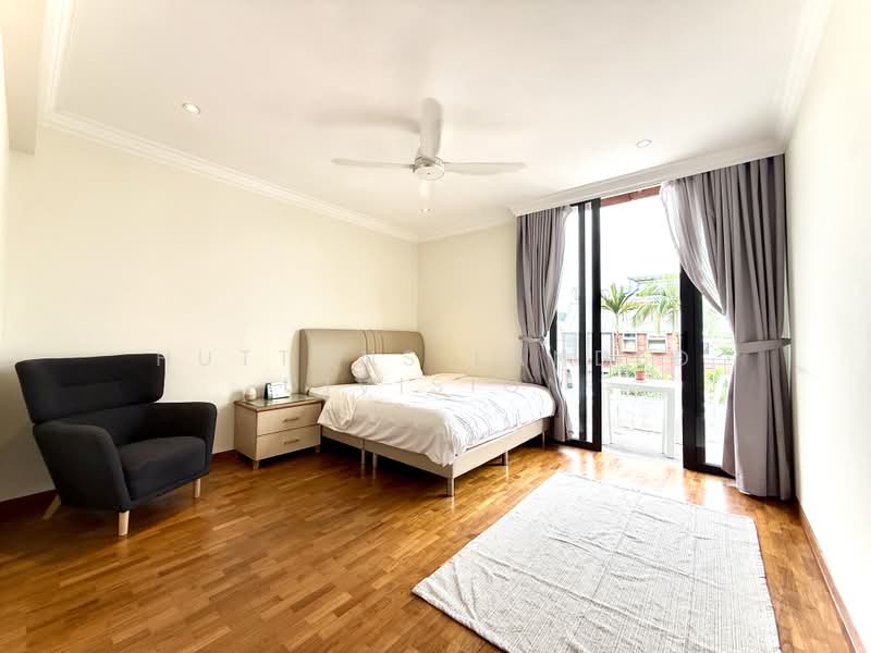2.5 Storey Renovated Semi-Detached in Serangoon Gardens District 19, Carisbrooke, Chiselhurst, Burghley, Conway, Cooling Close, Colchester, Coniston, Bloxhome, Serangooon Garden Way, Lorong Chuan, Chartwell, Borthwick,, 4 Bedrooms, 3,200 sqft, Semi-Detached House For Sale, by JEAN TAN, 500159338 - Bedroom - PropertyGuru.com.sg