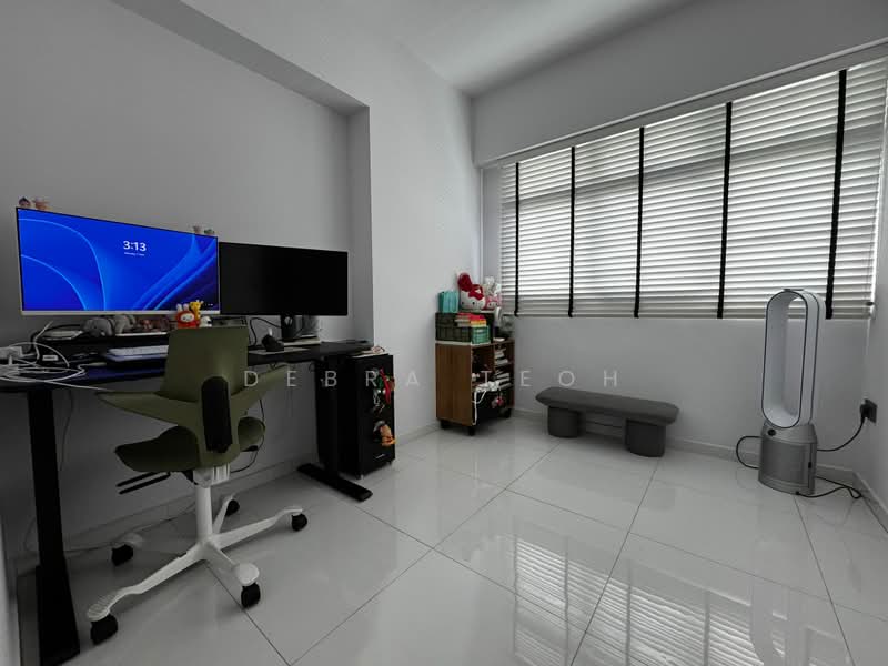 621A Tampines Street 61, 621A Tampines Street 61, 2 Bedrooms, 742 sqft, HDB Flat For Sale, by Debra Teoh, 500159343 - Study - PropertyGuru.com.sg