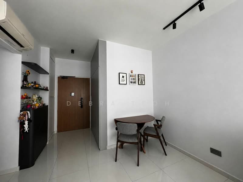621A Tampines Street 61, 621A Tampines Street 61, 2 Bedrooms, 742 sqft, HDB Flat For Sale, by Debra Teoh, 500159343 - Entrance - PropertyGuru.com.sg