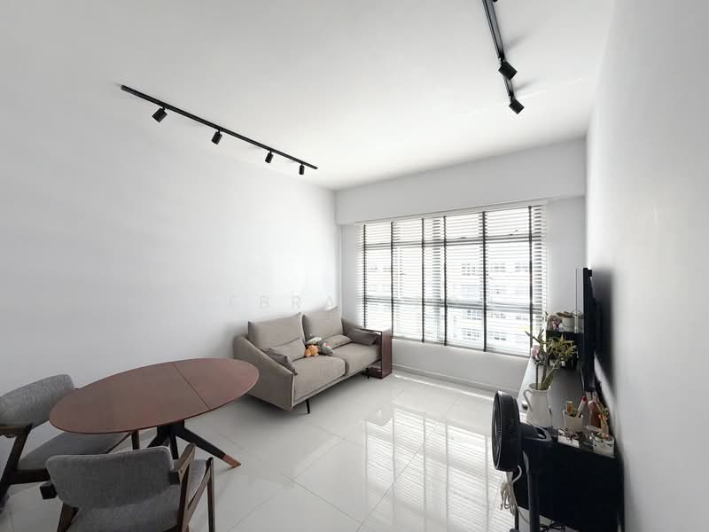 621A Tampines Street 61, 621A Tampines Street 61, 2 Bedrooms, 742 sqft, HDB Flat For Sale, by Debra Teoh, 500159343 - Living Room - PropertyGuru.com.sg