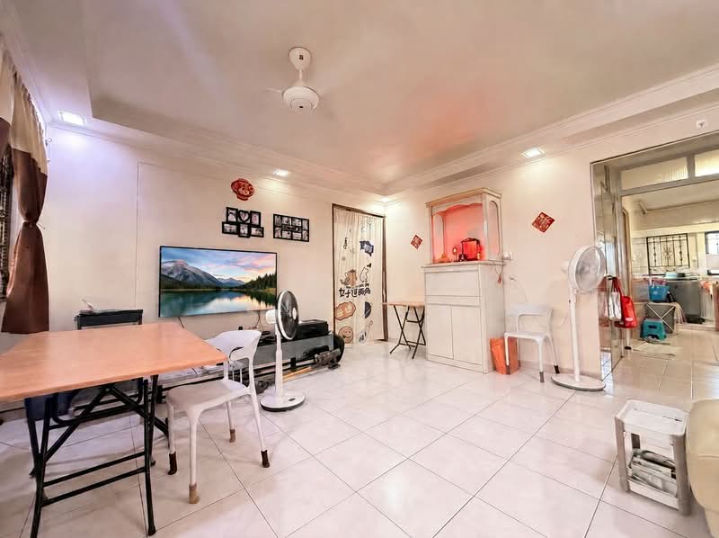682C Jurong West Central 1, 682C Jurong West Central 1, 3 Bedrooms, 1,023 sqft, HDB Flat For Sale, by Kenny Loh, 500159344 - Living Room - PropertyGuru.com.sg
