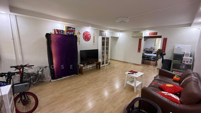 108 Jalan Bukit Merah, 108 Jalan Bukit Merah, 3 Bedrooms, 1,173 sqft, HDB Flat For Sale, by Josephine Tan, 500159346 - Living Room - PropertyGuru.com.sg