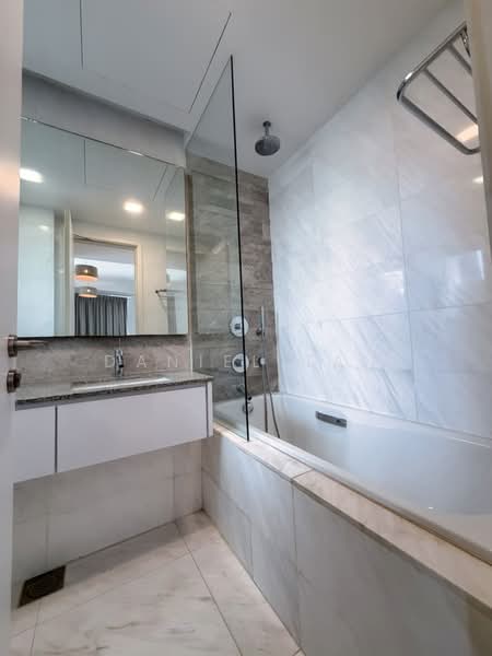 Reflections at Keppel Bay, 23 Keppel Bay View, 2 Bedrooms, 1,001 sqft, Condominium For Rent, by Daniel Tan, 500159355 - Bathroom - PropertyGuru.com.sg