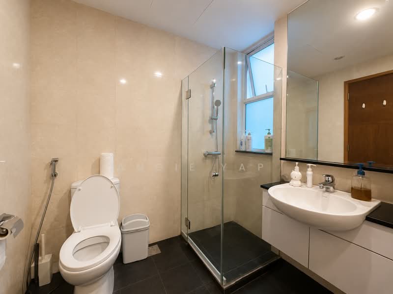 Sunglade, 9 Serangoon Avenue 2, 3 Bedrooms, 1,152 sqft, Condominium For Rent, by Angie Yap, 500159359 - Bathroom - PropertyGuru.com.sg