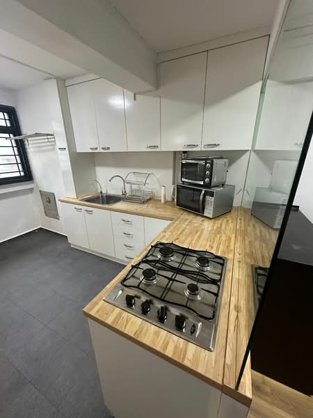 231 Lorong 8 Toa Payoh, 231 Lorong 8 Toa Payoh, 2 Bedrooms, 700 sqft, HDB Flat For Rent, by Alvin Ten, 500159362 - Kitchen - PropertyGuru.com.sg