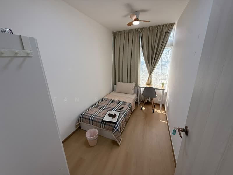 The Plaza, 7500A Beach Road, Room Rental, 150 sqft, Apartment For Rent, by Tan Sek Chan, 500159368 - Bedroom - PropertyGuru.com.sg