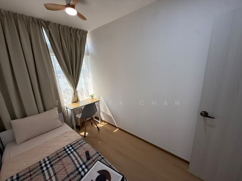 The Plaza, 7500A Beach Road, Room Rental, 150 sqft, Apartment For Rent, by Tan Sek Chan, 500159368 - Bedroom - PropertyGuru.com.sg