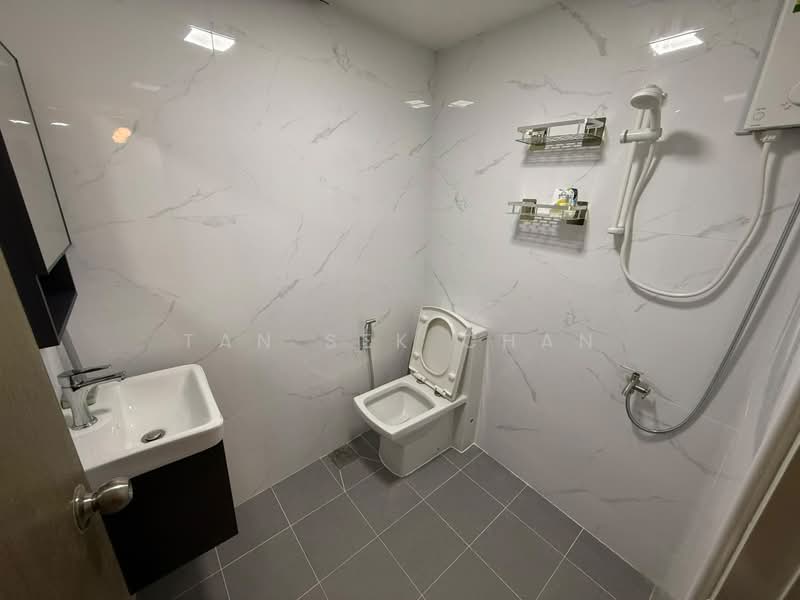 The Plaza, 7500A Beach Road, Room Rental, 150 sqft, Apartment For Rent, by Tan Sek Chan, 500159368 - Bathroom - PropertyGuru.com.sg