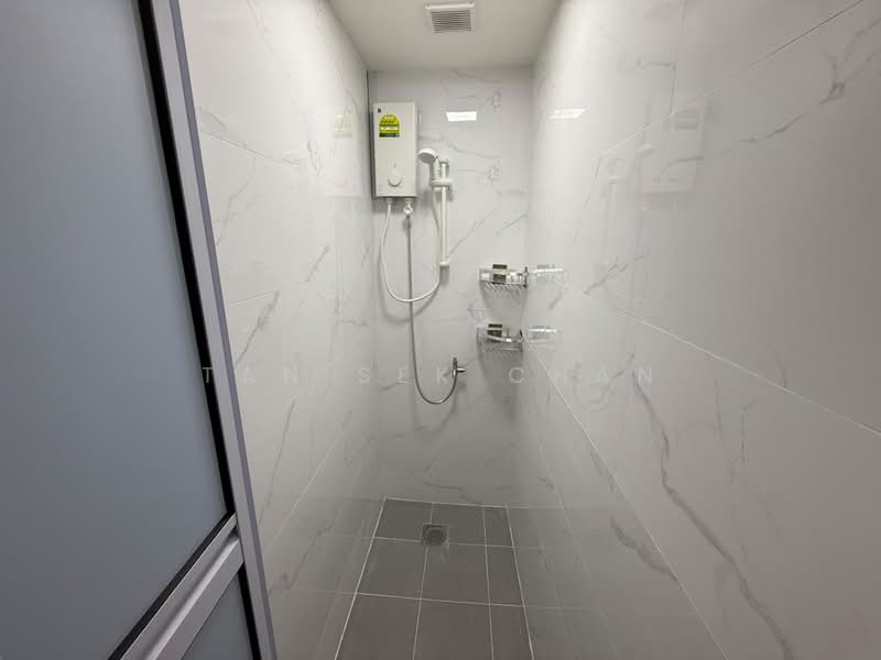 The Plaza, 7500A Beach Road, Room Rental, 150 sqft, Apartment For Rent, by Tan Sek Chan, 500159368 - Bathroom - PropertyGuru.com.sg