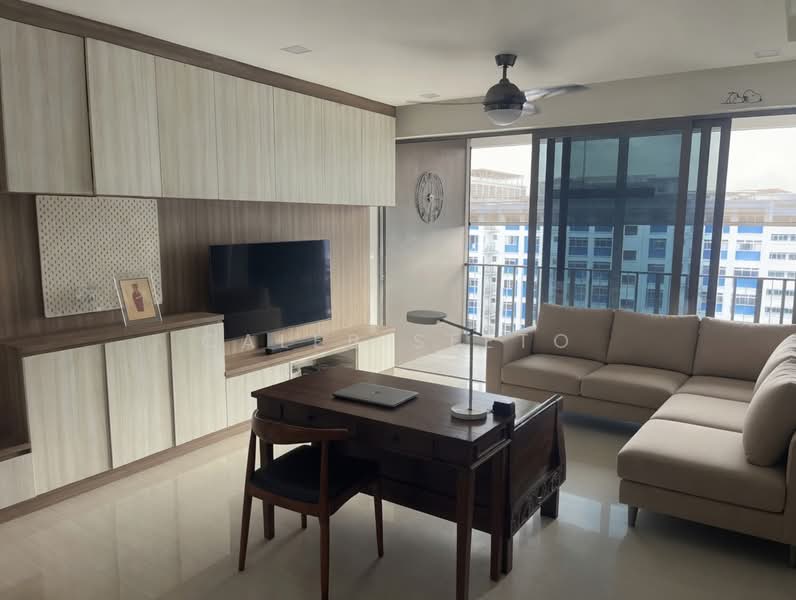 Bellewoods, 102 Woodlands Avenue 5, 4 Bedrooms, 1,184 sqft, Executive Condominium For Sale, by Caleb Seeto, 500159385 - Living Room - PropertyGuru.com.sg