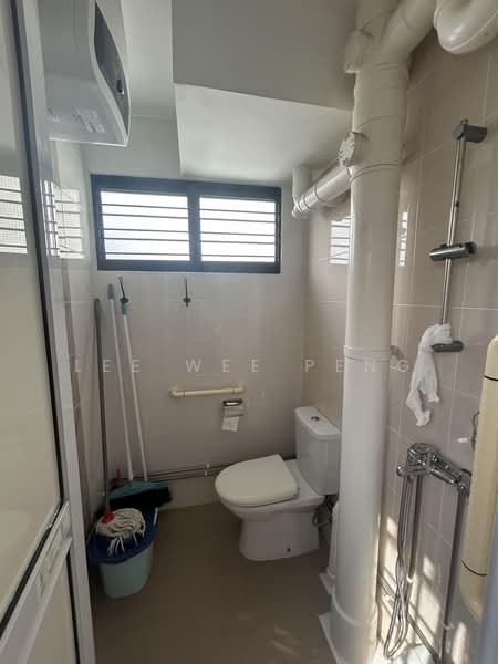 623 Ang Mo Kio Avenue 9, 623 Ang Mo Kio Avenue 9, 2 Bedrooms, 732 sqft, HDB Flat For Sale, by Lee Wee Peng, 500159396 - Bathroom - PropertyGuru.com.sg