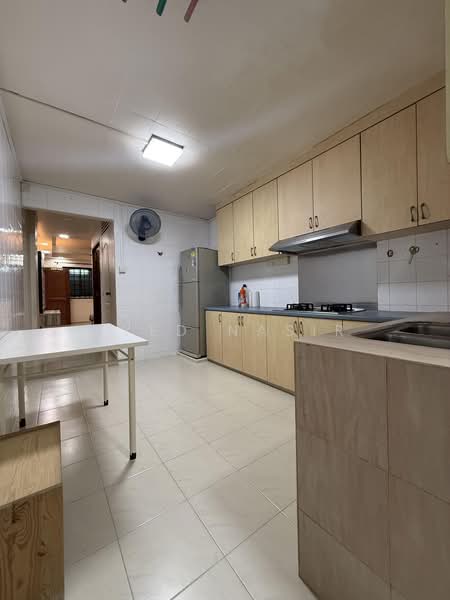 126 Yishun Street 11, 126 Yishun Street 11, 2 Bedrooms, 721 sqft, HDB Flat For Sale, by Syed Nasir, 500159399 - Kitchen - PropertyGuru.com.sg