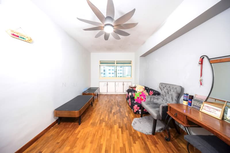 133 Edgedale Plains, 133 Edgedale Plains, 3 Bedrooms, 1,194 sqft, HDB Flat For Sale, by Nur Ameera Asyikeen, 500159408 - Living Room - PropertyGuru.com.sg