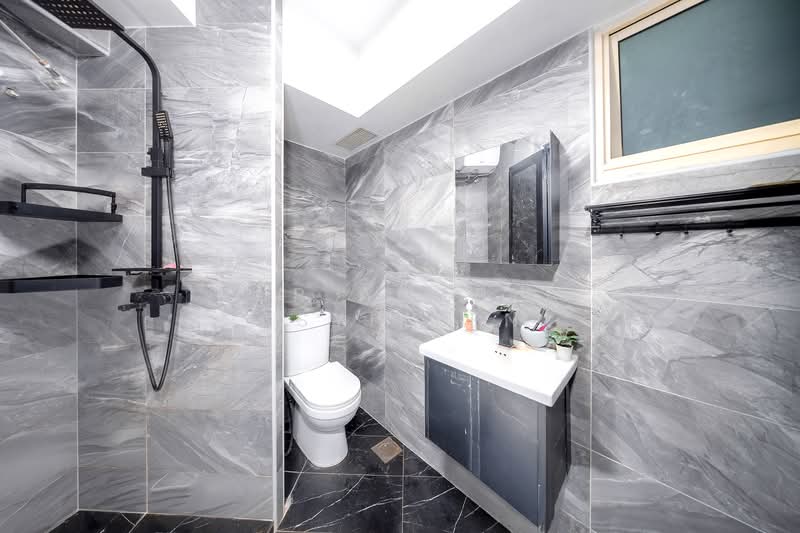133 Edgedale Plains, 133 Edgedale Plains, 3 Bedrooms, 1,194 sqft, HDB Flat For Sale, by Nur Ameera Asyikeen, 500159408 - Bathroom - PropertyGuru.com.sg