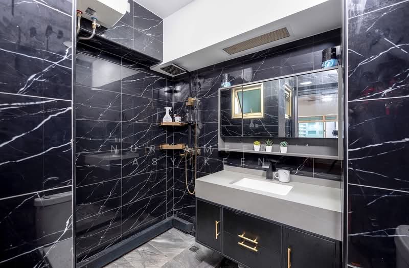 133 Edgedale Plains, 133 Edgedale Plains, 3 Bedrooms, 1,194 sqft, HDB Flat For Sale, by Nur Ameera Asyikeen, 500159408 - Bathroom - PropertyGuru.com.sg