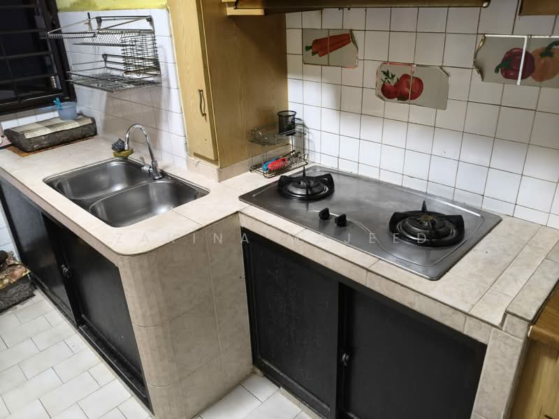 463 Jurong West Street 41, 463 Jurong West Street 41, 2 Bedrooms, 680 sqft, HDB Flat For Rent, by Zarina Majeed, 500159417 - Kitchen - PropertyGuru.com.sg