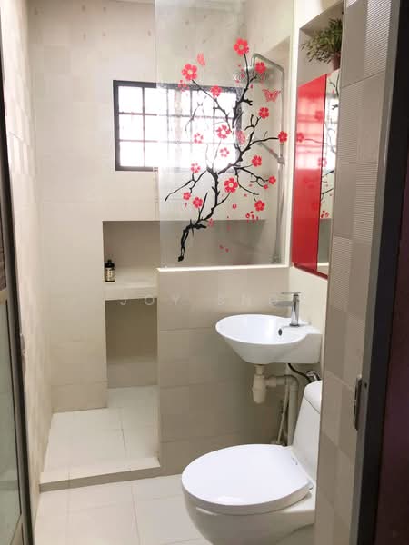 345 Tampines Street 33, 345 Tampines Street 33, Room Rental, 200 sqft, HDB Flat For Rent, by Joy Sng, 500159419 - Bathroom - PropertyGuru.com.sg
