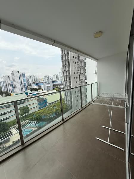 Eight Riversuites, 10 Whampoa East, 2 Bedrooms, 700 sqft, Condominium For Sale, by Rekael Das, 500159420 - Balcony - PropertyGuru.com.sg