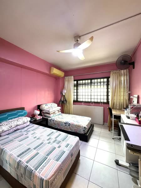 864 Jurong West Street 81, 864 Jurong West Street 81, 3 Bedrooms, 1,141 sqft, HDB Flat For Sale, by April Koh, 500159442 - Bedroom - PropertyGuru.com.sg