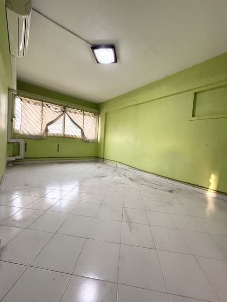 112 Mcnair Road, 112 Mcnair Road, 3 Bedrooms, 1,302 sqft, HDB Flat For Sale, by Chloe Teo, 500159452 - Master bedroom - PropertyGuru.com.sg