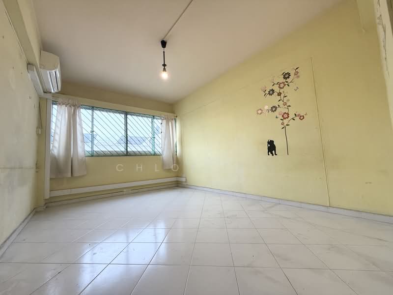 112 Mcnair Road, 112 Mcnair Road, 3 Bedrooms, 1,302 sqft, HDB Flat For Sale, by Chloe Teo, 500159452 - Bedroom 2 - PropertyGuru.com.sg