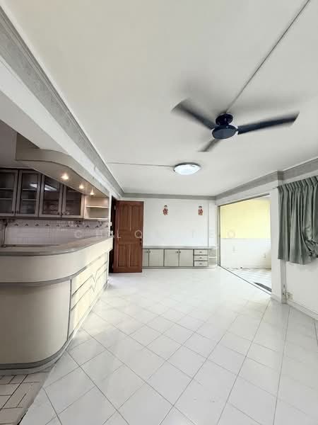 112 Mcnair Road, 112 Mcnair Road, 3 Bedrooms, 1,302 sqft, HDB Flat For Sale, by Chloe Teo, 500159452 - Entry and balcony - PropertyGuru.com.sg