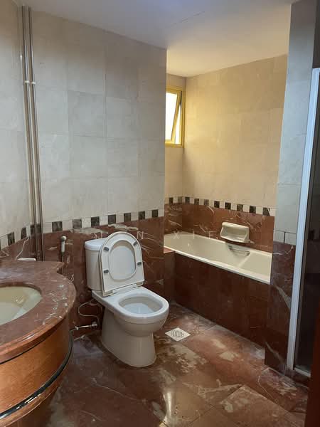 Villa Marina, 27 Jalan Sempadan, 3 Bedrooms, 1,281 sqft, Condominium For Sale, by Jan Xie, 500159473 - Bathroom - PropertyGuru.com.sg