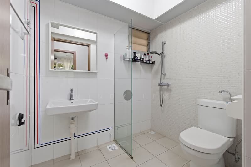461B Bukit Batok West Avenue 8, 461B Bukit Batok West Avenue 8, 3 Bedrooms, 1,227 sqft, HDB Flat For Sale, by Mindy Lim, 500159497 - Bathroom - PropertyGuru.com.sg