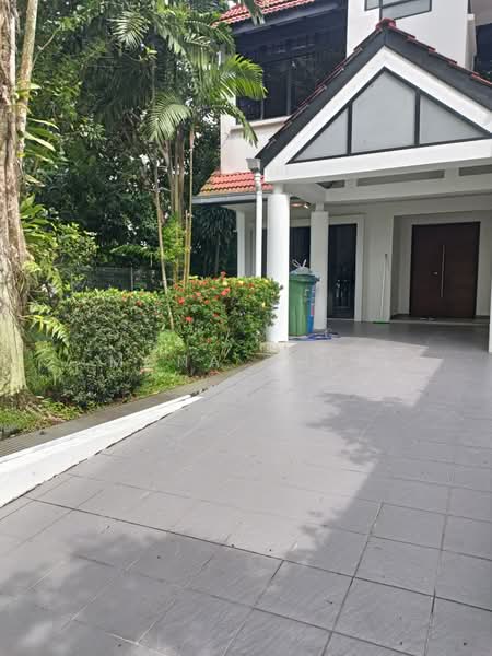 Mount Sinai Avenue, Mount sinai Avenue, 5 Bedrooms, 3,287 sqft, Semi-Detached House For Sale, by Mona Chen, 500159498 - Front carporch - PropertyGuru.com.sg