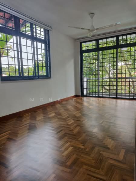 Mount Sinai Avenue, Mount sinai Avenue, 5 Bedrooms, 3,287 sqft, Semi-Detached House For Sale, by Mona Chen, 500159498 - Junior master bedroom - PropertyGuru.com.sg