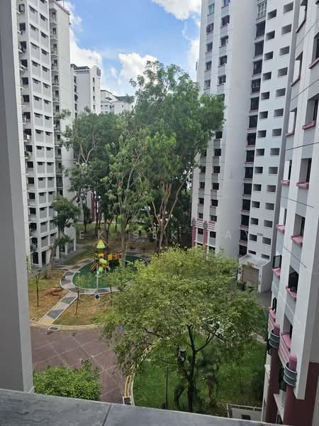 122C Sengkang East Way, 122C Sengkang East Way, 3 Bedrooms, 130 sqft, HDB Flat For Rent, by Kek Sek TAY, 500159503 - Exterior - PropertyGuru.com.sg